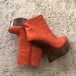 Worn once MAKERS really fun shoes 6